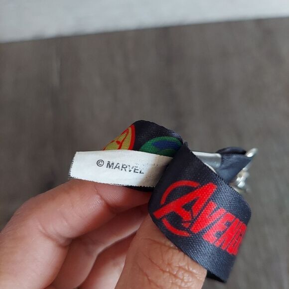 Marvel Avengers Lanyard 4- Avenger Icons Black Multi Color - Picture 4 of 4
